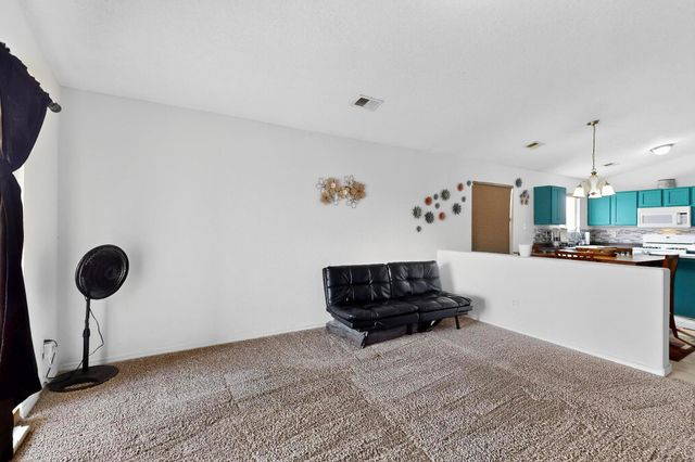 108 Avenida Jardin, Los Lunas, NM 87031