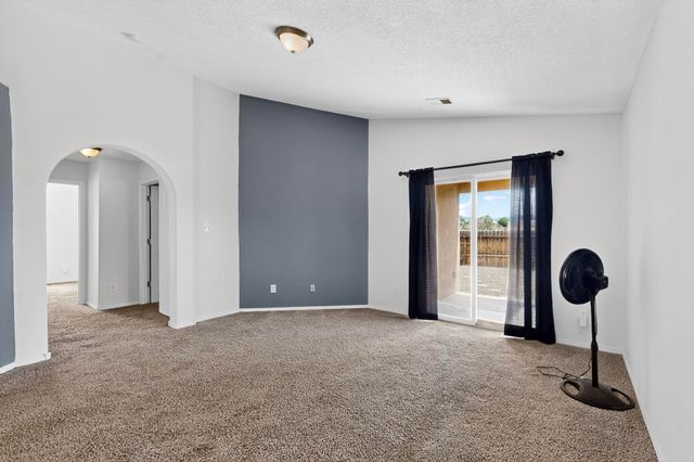 108 Avenida Jardin, Los Lunas, NM 87031