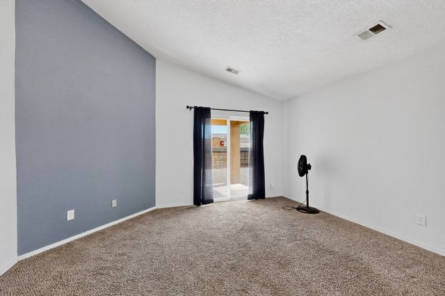108 Avenida Jardin, Los Lunas, NM 87031