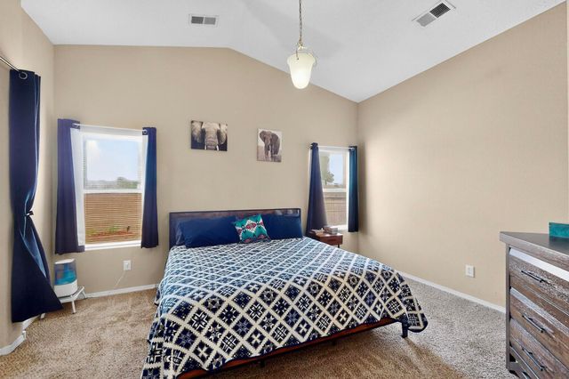 108 Avenida Jardin, Los Lunas, NM 87031