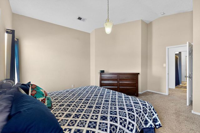 108 Avenida Jardin, Los Lunas, NM 87031