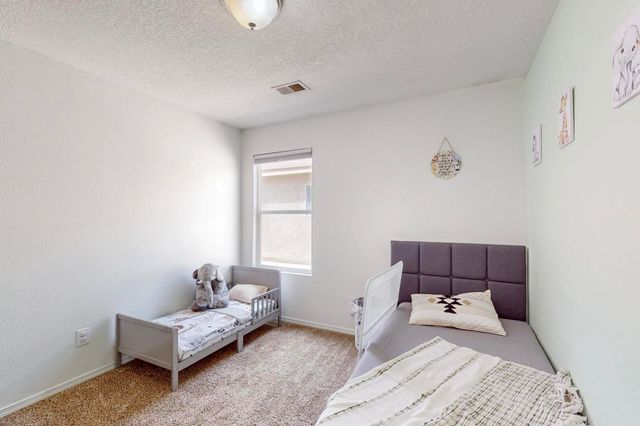 108 Avenida Jardin, Los Lunas, NM 87031