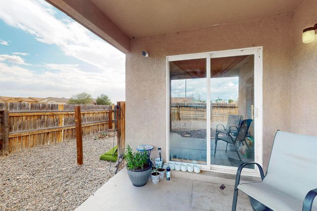 108 Avenida Jardin, Los Lunas, NM 87031