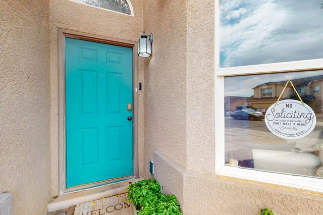 108 Avenida Jardin, Los Lunas, NM 87031