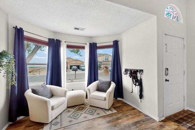 108 Avenida Jardin, Los Lunas, NM 87031