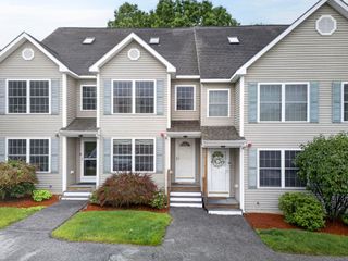 41 Shadowbrook Dr # B, Hudson, NH 03051