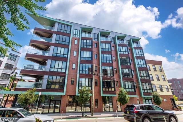332 Newark Ave 2B, Jersey City, NJ 07302