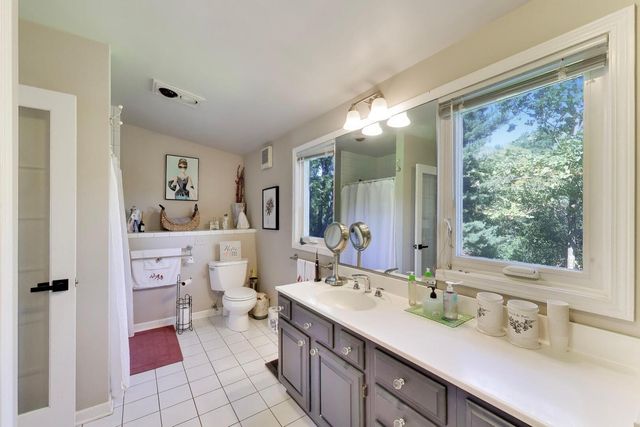 1637 Beecher Avenue, Wheaton, IL 60187