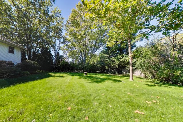 1637 Beecher Avenue, Wheaton, IL 60187