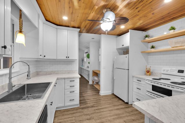 N 71 Bay Harbor Drive, Key Largo, FL 33037