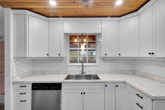 N 71 Bay Harbor Drive, Key Largo, FL 33037