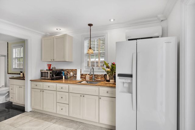 N 71 Bay Harbor Drive, Key Largo, FL 33037