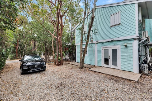 N 71 Bay Harbor Drive, Key Largo, FL 33037