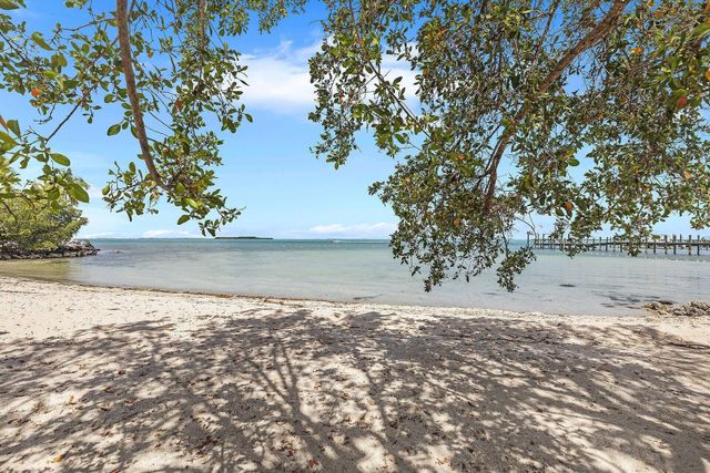 N 71 Bay Harbor Drive, Key Largo, FL 33037