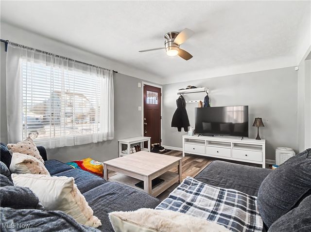 3015 Parklane Drive, Parma, OH 44134