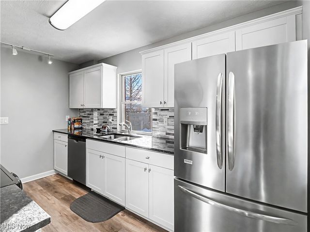 3015 Parklane Drive, Parma, OH 44134