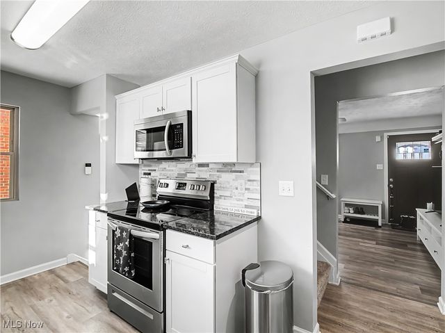 3015 Parklane Drive, Parma, OH 44134