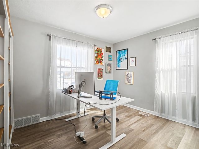 3015 Parklane Drive, Parma, OH 44134