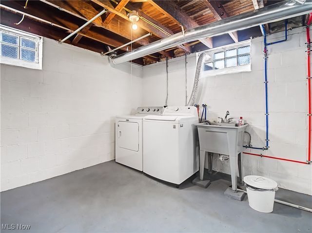 3015 Parklane Drive, Parma, OH 44134