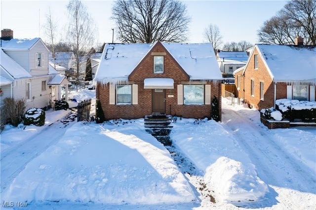 3015 Parklane Drive, Parma, OH 44134