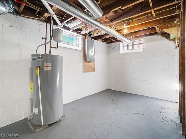 3015 Parklane Drive, Parma, OH 44134