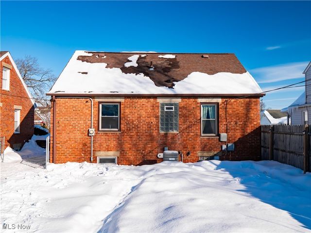 3015 Parklane Drive, Parma, OH 44134