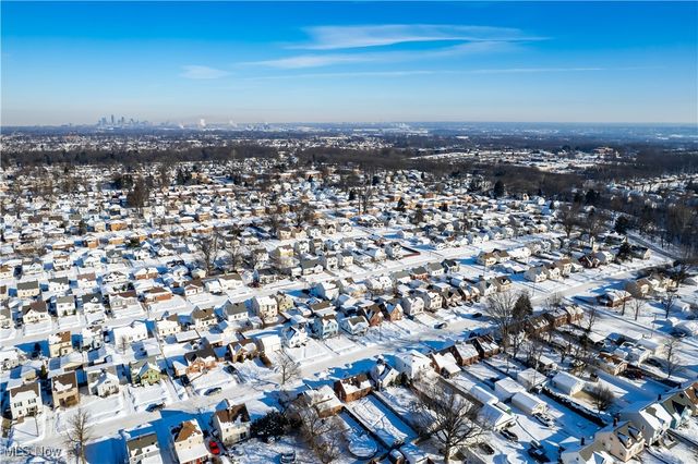 3015 Parklane Drive, Parma, OH 44134