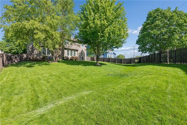 5837 Millbrook Street, Shawnee, KS 66218