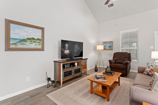 331 Limestone CRK, New Braunfels, TX 78130