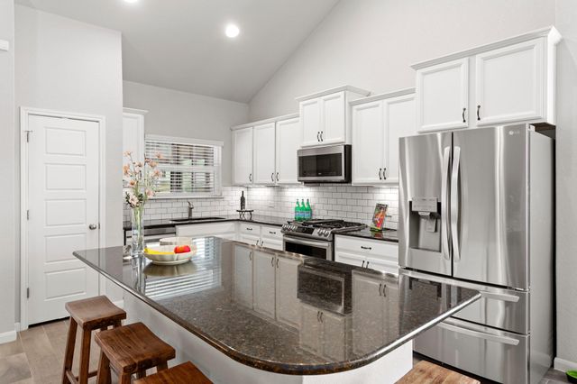 331 Limestone CRK, New Braunfels, TX 78130