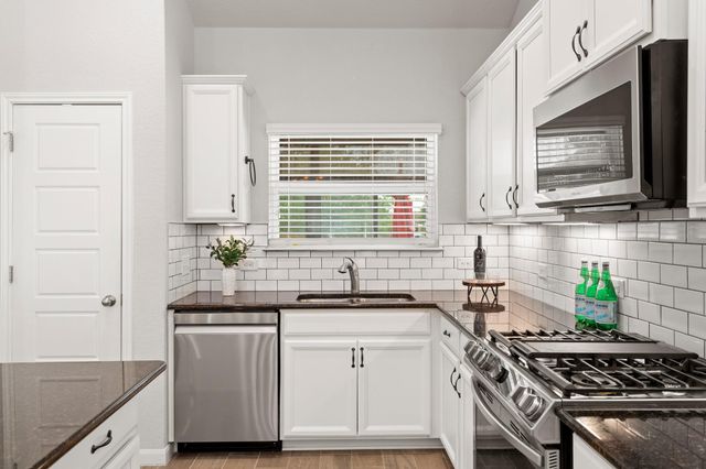 331 Limestone CRK, New Braunfels, TX 78130