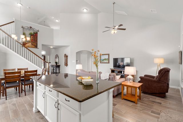 331 Limestone CRK, New Braunfels, TX 78130