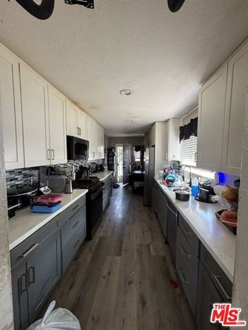 1537 E 84th Street, Los Angeles, CA 90001