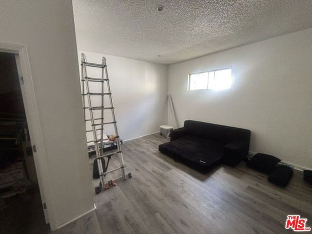 1537 E 84th Street, Los Angeles, CA 90001