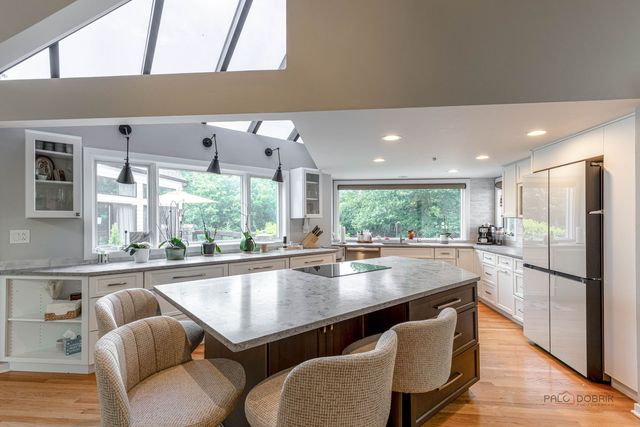 112 Ravine Lane, North Barrington, IL 60010