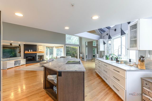 112 Ravine Lane, North Barrington, IL 60010