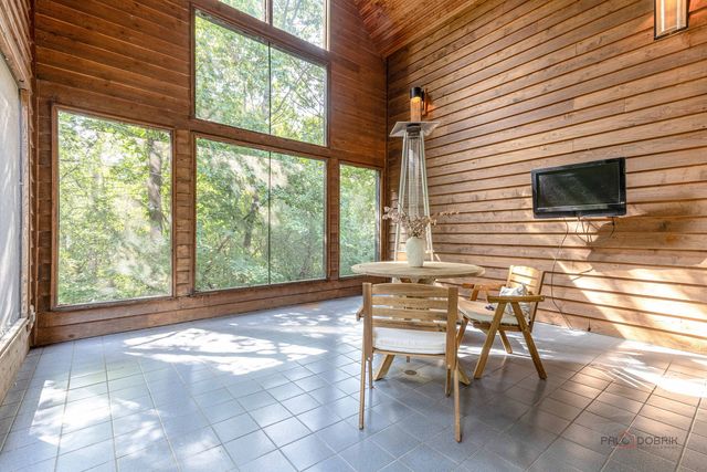 112 Ravine Lane, North Barrington, IL 60010