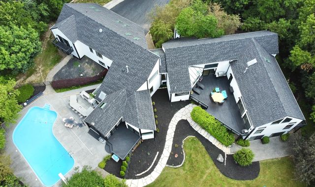 112 Ravine Lane, North Barrington, IL 60010