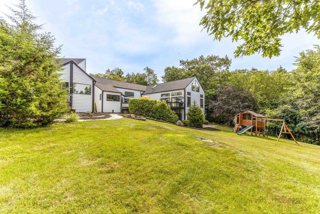 112 Ravine Lane, North Barrington, IL 60010