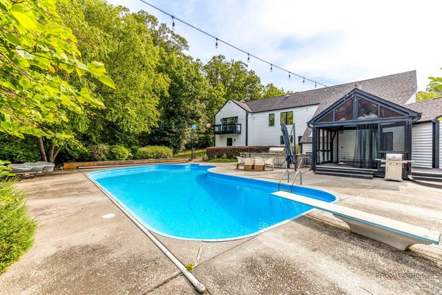 112 Ravine Lane, North Barrington, IL 60010