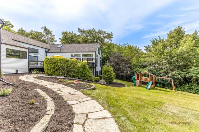 112 Ravine Lane, North Barrington, IL 60010