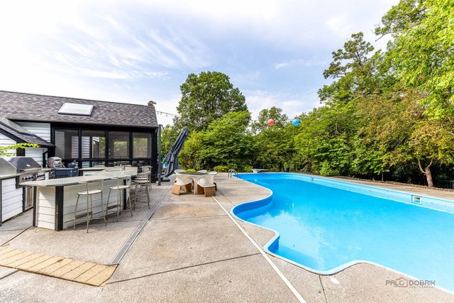 112 Ravine Lane, North Barrington, IL 60010