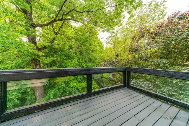 112 Ravine Lane, North Barrington, IL 60010