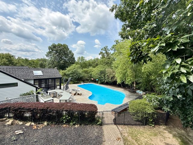 112 Ravine Lane, North Barrington, IL 60010