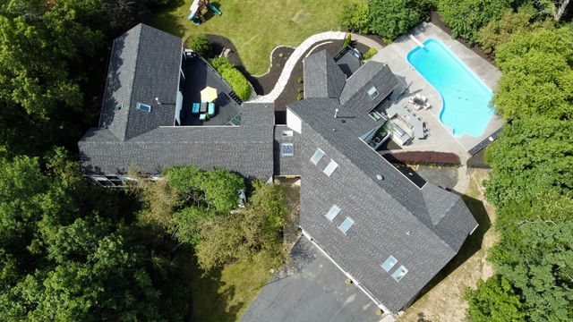 112 Ravine Lane, North Barrington, IL 60010