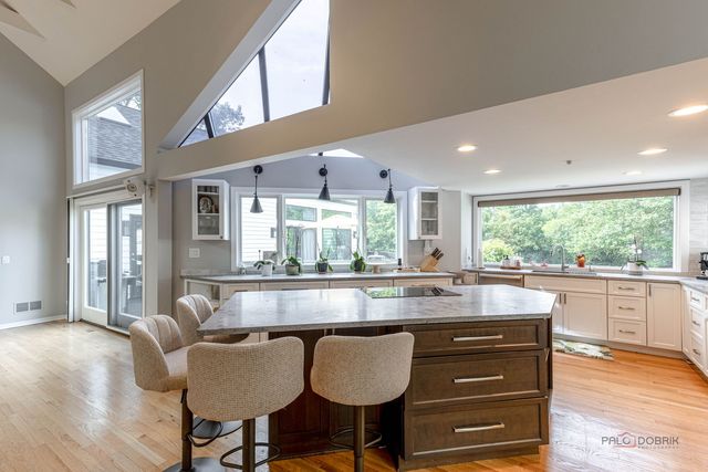112 Ravine Lane, North Barrington, IL 60010