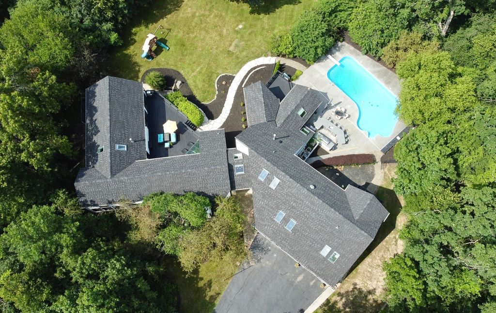 112 Ravine Lane, North Barrington, IL 60010