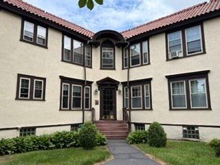 98 1/2 Main Street E, Andover, MA 01810