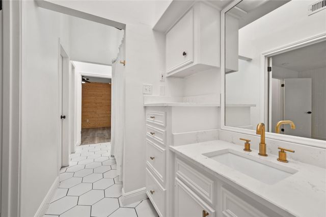 1026 Oyster Bay Drive, Sugar Land, TX 77478