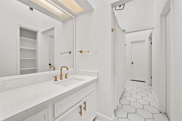 1026 Oyster Bay Drive, Sugar Land, TX 77478